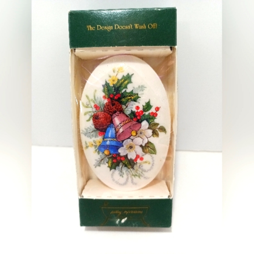 Vintage Christmas Picture Soap LASTING IMPRESSIONS Brand